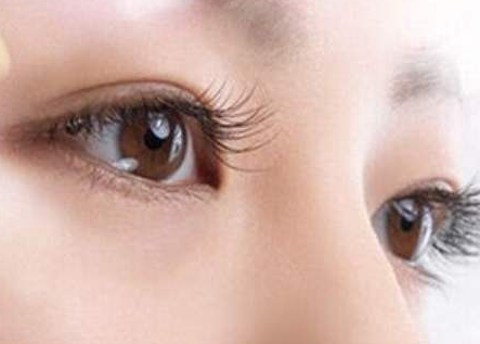 眼整形医生推荐 上海9院整形科戴传昌修复双眼皮 对症施治精准施策