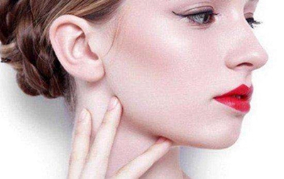 玻尿酸美容功效有哪些 消除皱纹 鼻塑形 丰唇 丰盈面部