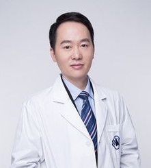 自体脂肪隆胸专家 武汉伊莱美整形医院院长杨志华简介+案例